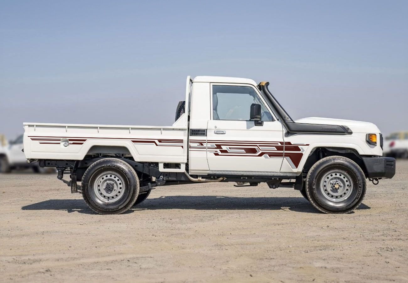79 Series Single Cab Decal Body Stripe Kit (Doha)