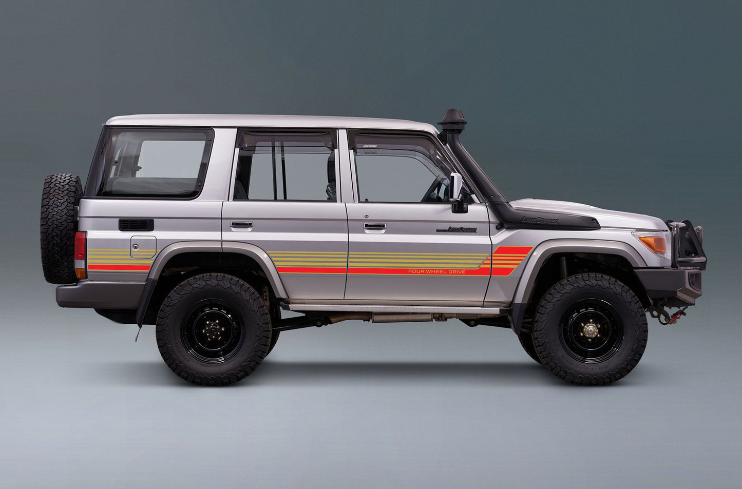 70 Series Land Cruiser Decal Body Stripe Kit (Townsville) - 76 Series (2007-)